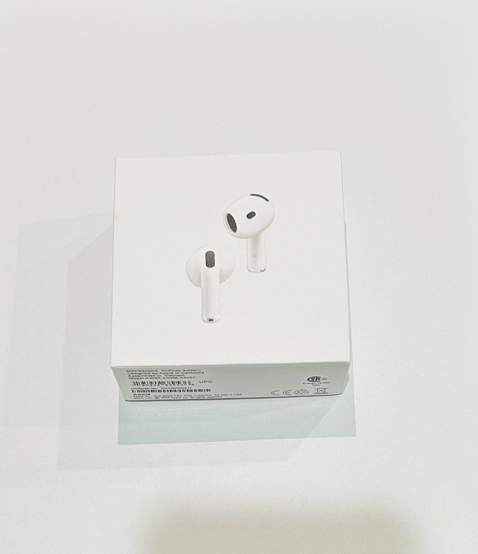 AirPods 4 active noise cancellation