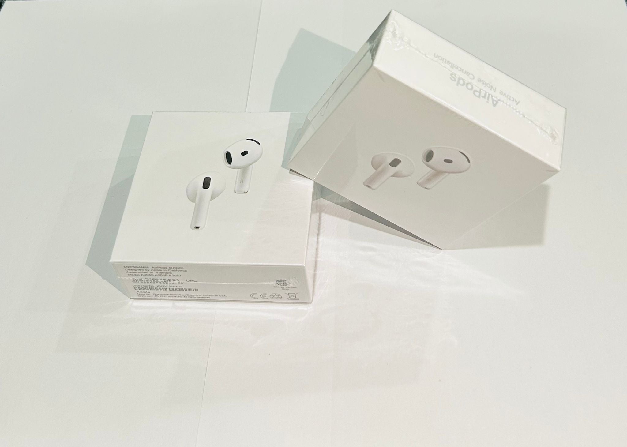 AirPods 4 active noise cancellation